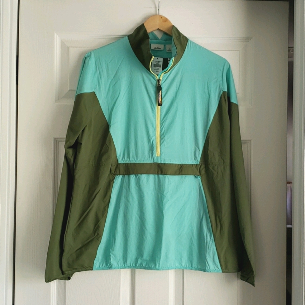 Women's L.L.Bean stowaway windbreaker